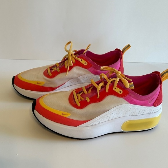 Women’s Nike Air Max Dia  Sz: 7.5 Medium - Picture 1 of 9